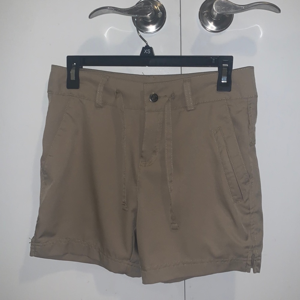 athletic material khaki shorts